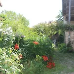 Maison Ancienne En Perigord, 10 Personnes Nyaraló Milhac-de-Nontron