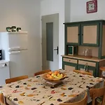 Maison Ancienne En Perigord, 10 Personnes Nyaraló Milhac-de-Nontron