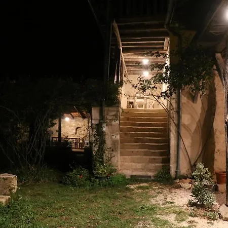 Casa de Férias Maison Ancienne En Perigord, 10 Personnes Milhac-de-Nontron