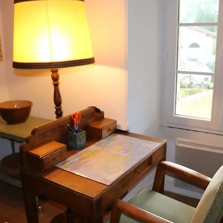 Casa de Férias Maison Ancienne En Perigord, 10 Personnes *