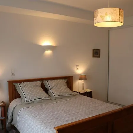 Casa de Férias Maison Ancienne En Perigord, 10 Personnes *