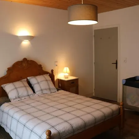 Casa de Férias Maison Ancienne En Perigord, 10 Personnes *