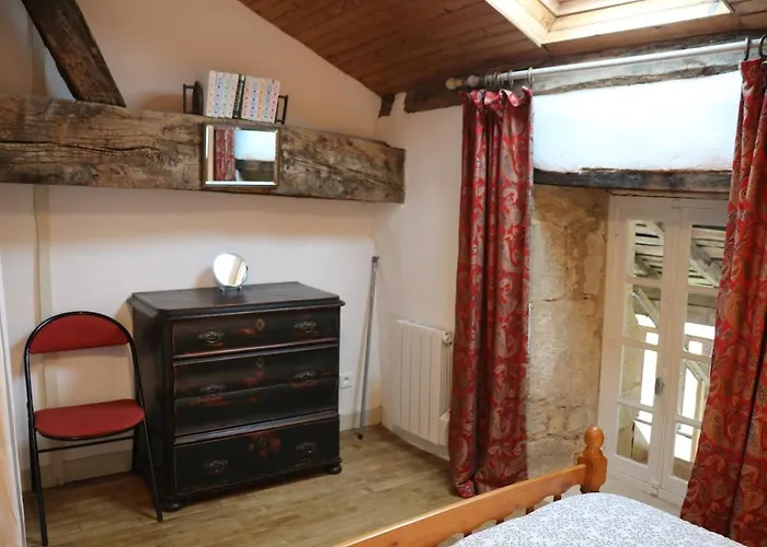 Maison Ancienne En Perigord, 10 Personnes * Milhac-de-Nontron